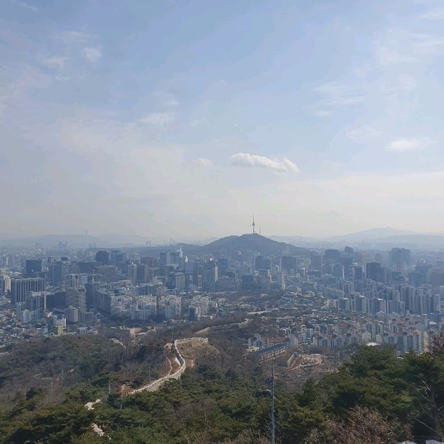 서울 인왕산, 30분이면 꼭대기! 뷰가 완전 대박이에요❤