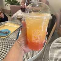 Comfee คาเฟ่สไตล์มินิมอล ย่านเมืองเก่าภูเก็ต