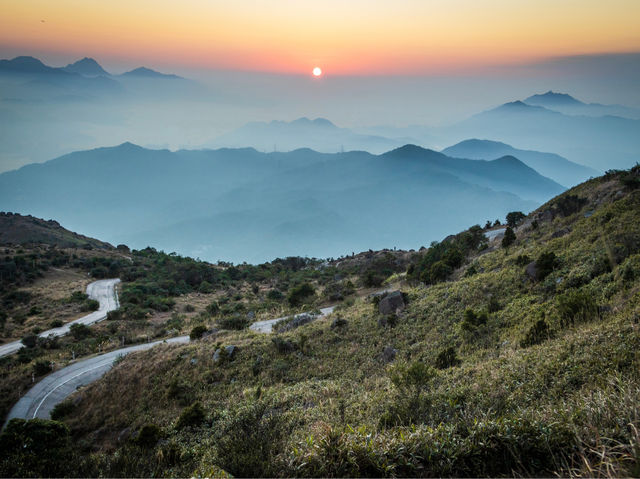 香港🇭🇰 ｜香港最高的山⛰️：行山路線飽覽香港美景 🤩- 大帽山
