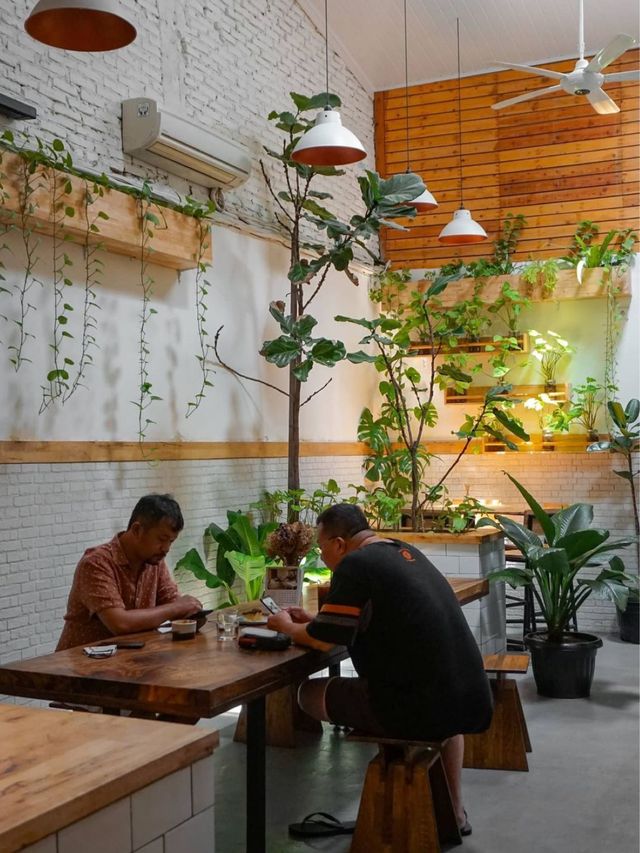 Hidden Gem Coffee-Shop In Medan☕️