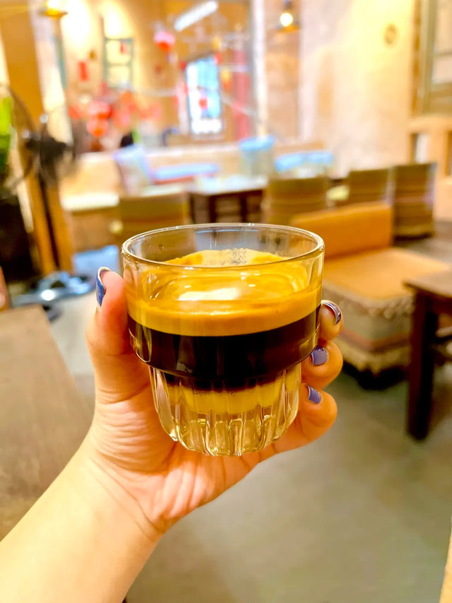 Insta-Worthy Cafe In Da Nang City 🇻🇳