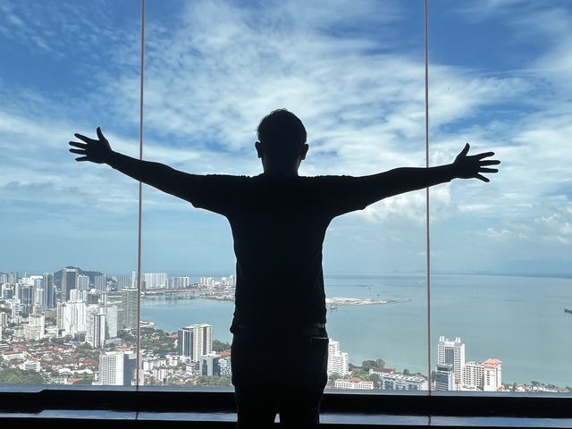 ชวนก๊วนชม Skywalk บนตึกที่สูงที่สุดในเกาะปีนัง