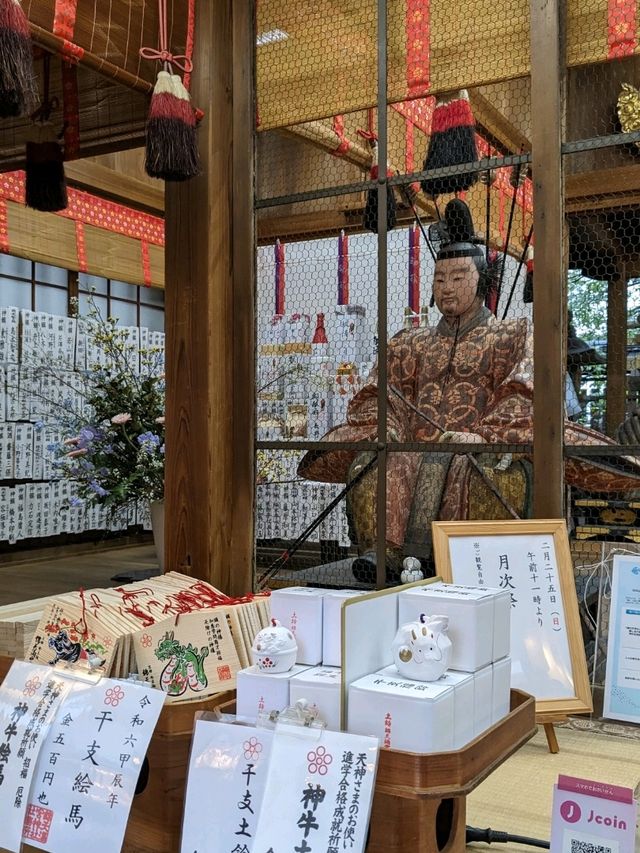 繁華街、唯一の神社【錦天満宮】の梅の花は、まだ八分咲きだけど綺麗だった