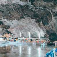 北碧府．Wat Ban Tham(依山勢建造的巨龍廟宇)
