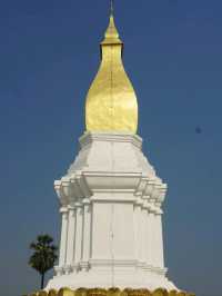 ไหว้พระริมฝั่งโขง