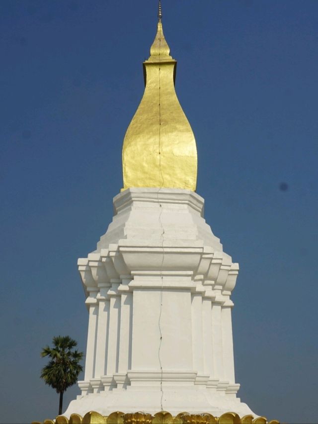 ไหว้พระริมฝั่งโขง