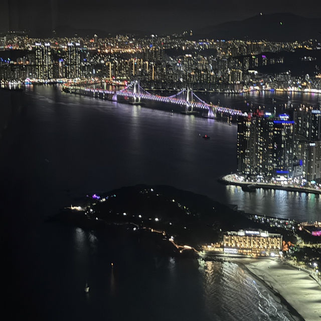 韓國釜山100樓高空景點欣賞美麗夜景|X the Sky觀景台