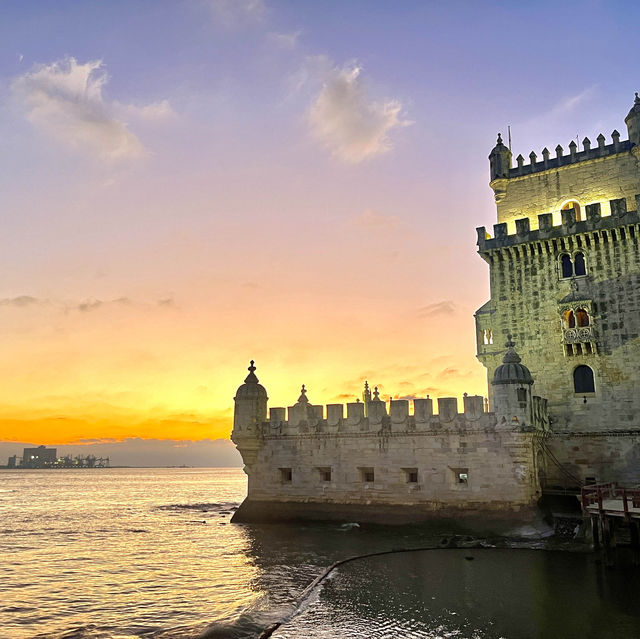 ⭐️ Explore the Portuguese historical capital with beautiful views and incredibly delicious food 🇵🇹