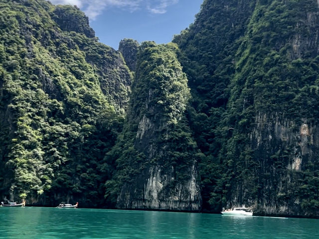 พาเที่ยว “ปิเละ” ช่วงปลายฝน มองอะไรก็เขียวไปหมด⛰️🏝️