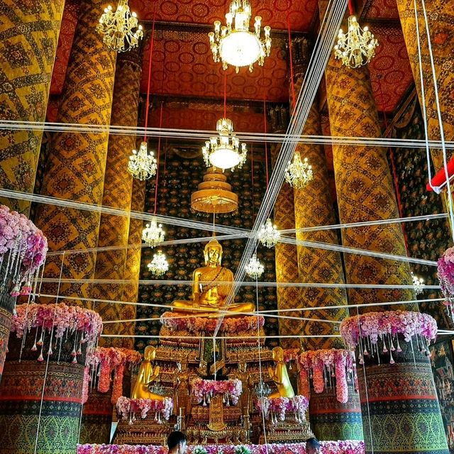 สักการะหลวงพ่อแสน และหลวงพ่อทองคำแห่งวัดหงส์ฯ