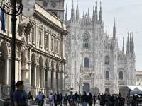Risking my camera for a selfie with Duomo di Milano 