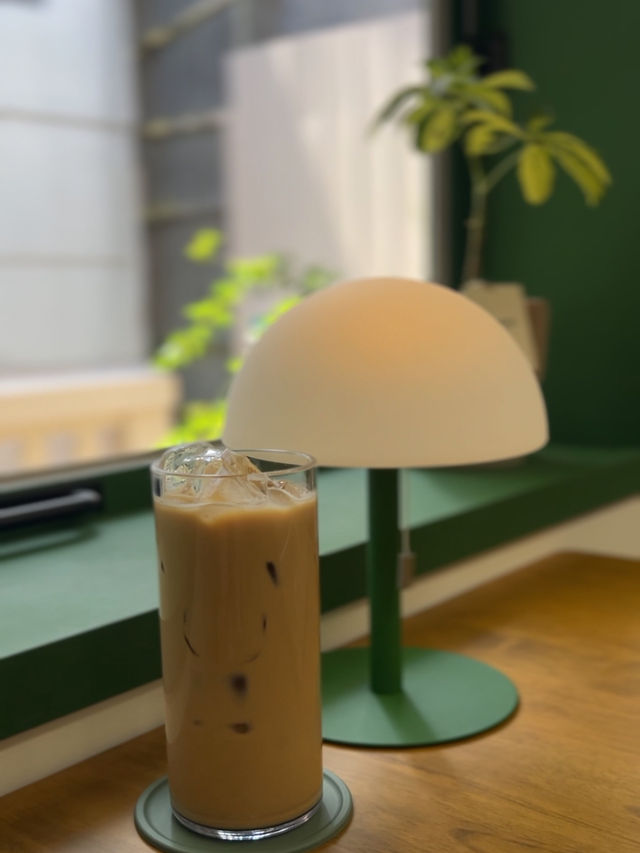 혼여행코스 책, 문구, 다락방이 있는 광안리 카페 책방온실