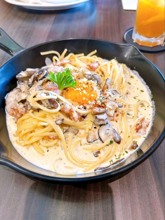 Chilling at Amour Cafe in Johor Bahru