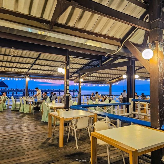 เที่ยวบางแสน ทานอาหารร้านในตำนาน ริมทะเล