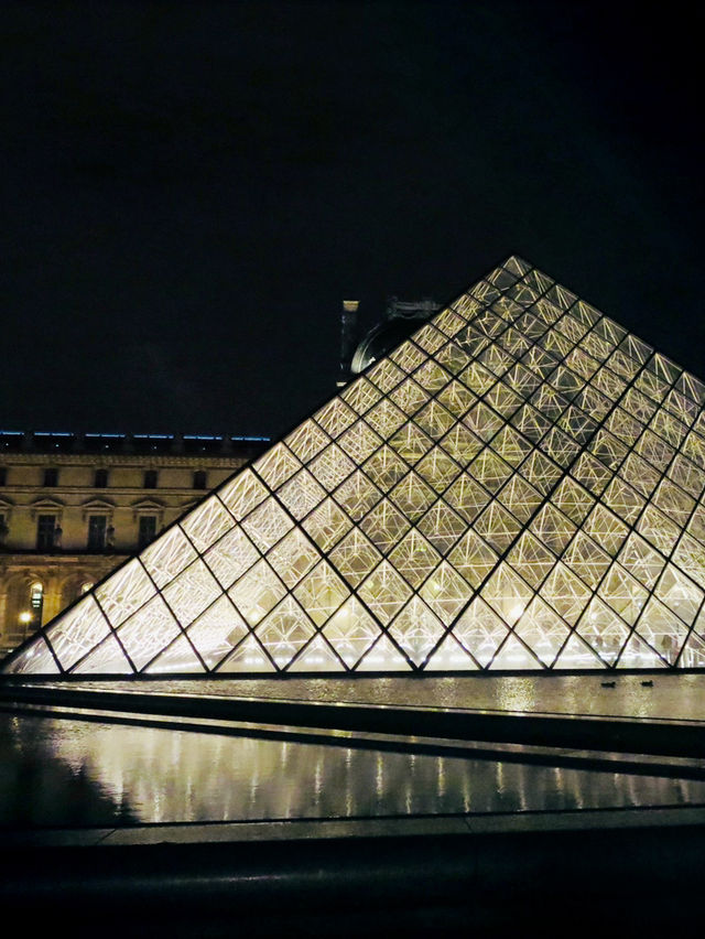 【フランス:パリ】世界一の美術館とも呼ばれるルーブル美術館