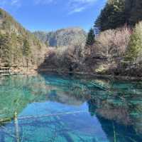 อุทยานแห่งชาติจิ่วจ้ายโกว (Jiuzhaigou) 🏞️
