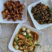 เจ๊แดงบางควาย ร้านเด็ดชะอำ