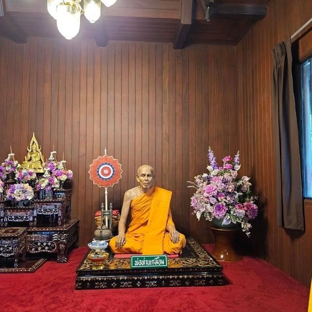ไหว้พระ ขอพระหลวงพ่อแช่มวัดดังแห่งภูเก็ต