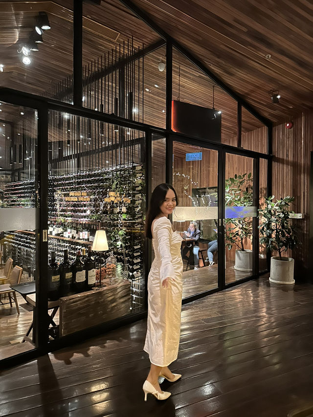 Date Night at The Log Restaurant, HCMC