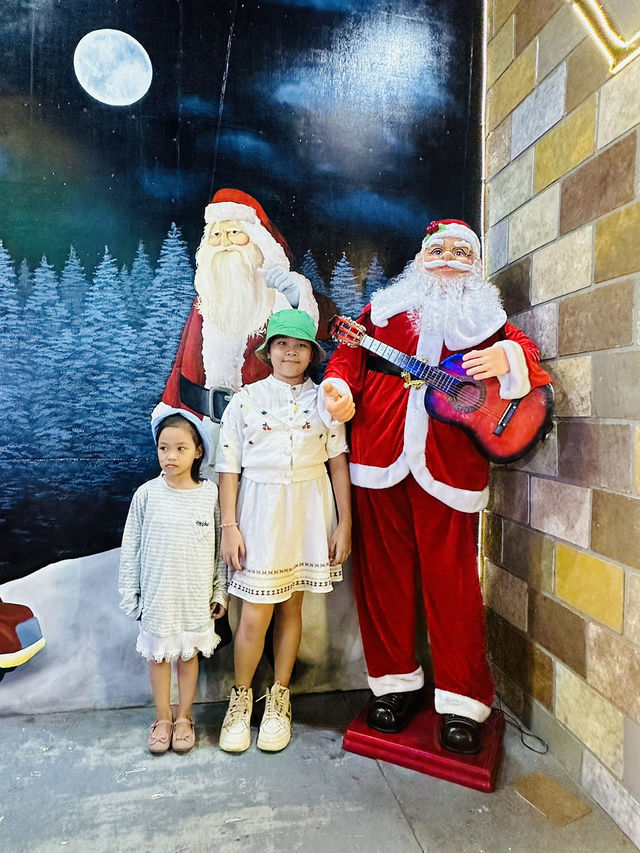 It's Christmas in YoyoLand