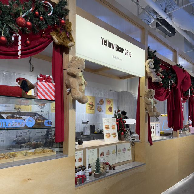 A Bear-y Merry Christmas at Yellow Bear Café