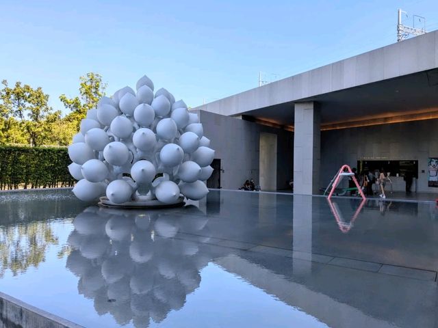 曼谷國寶級雕塑畫作展館：Moca Bangkok 曼谷當代藝術館