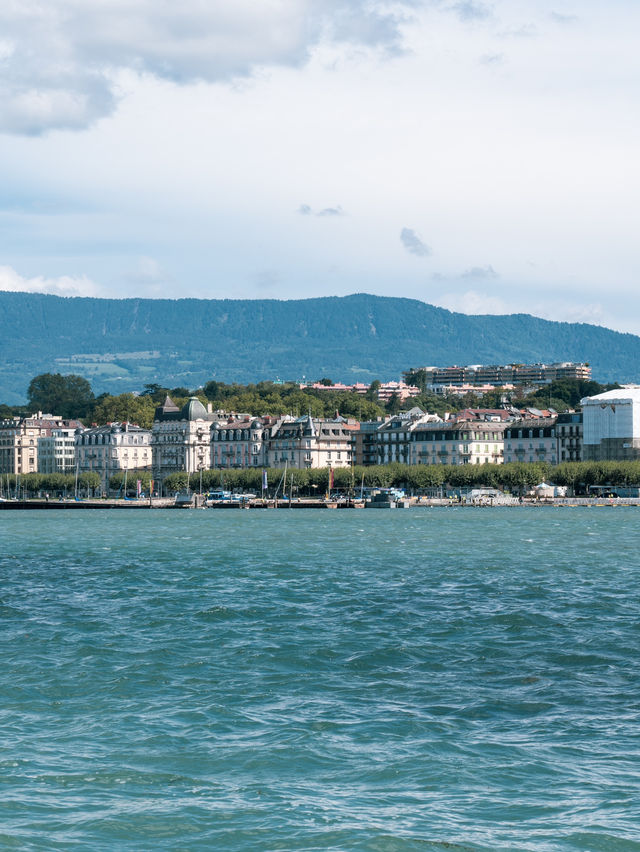 【スイス】ジュネーブ🇨🇭街の象徴、大噴水