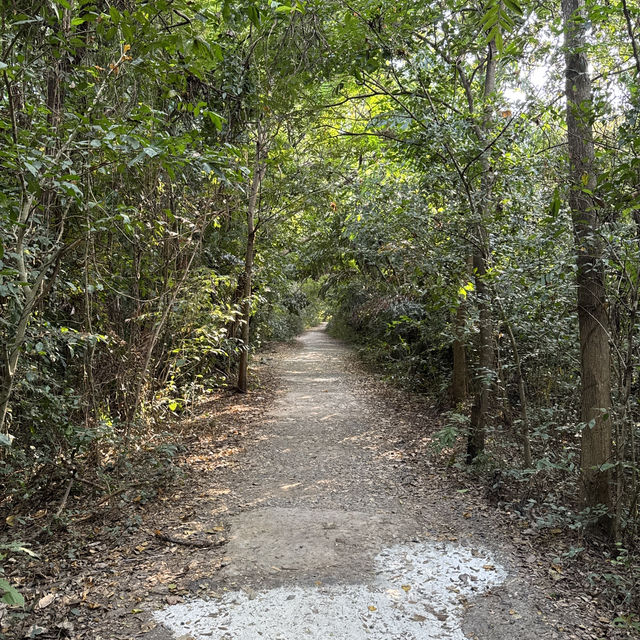 Sri Nakhon Khuen Khan Park Parking