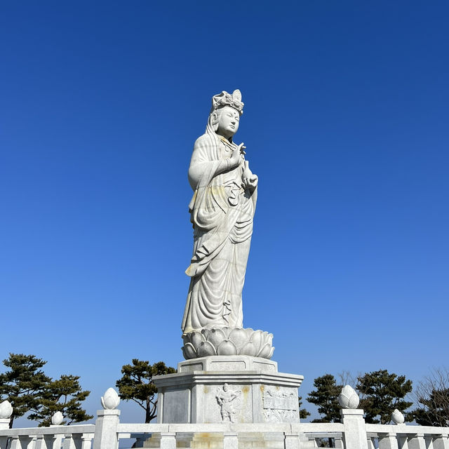 바다와 산 두 풍경을 볼 수 있는 양양 낙산사 