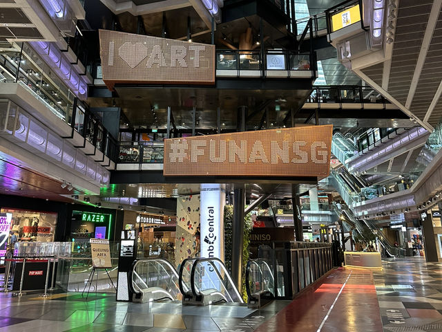 มาเดินช้อปปิ้งกันที่ Funan