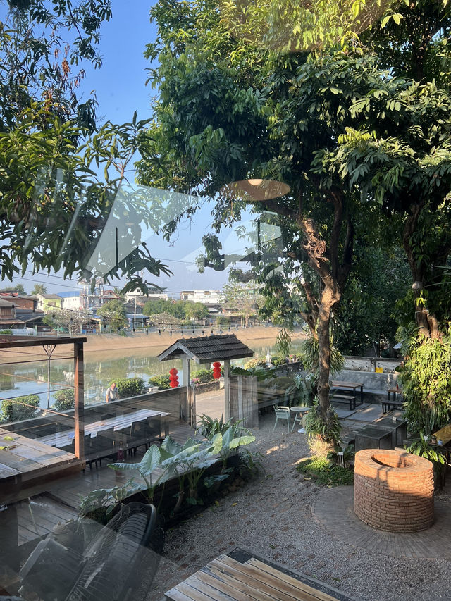 คาเฟ่ Wooden House Cafe’ ลำปาง