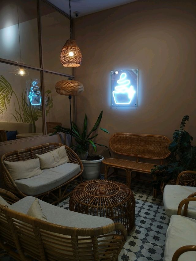 Serenity and Flavor at Oh Apong Café