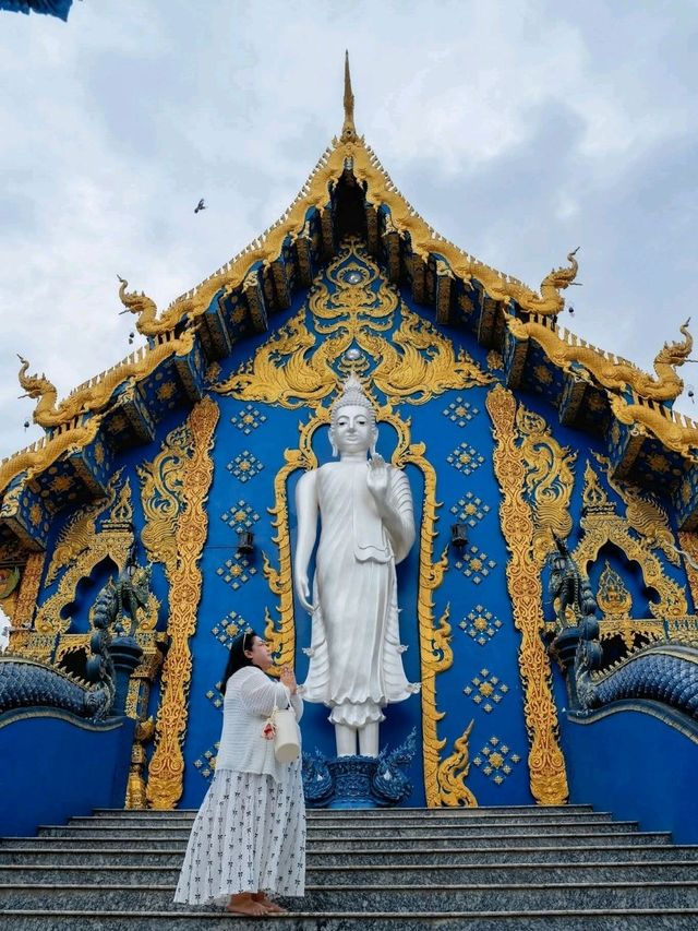 วัดสีน้ำเงิน เชียงราย จุดขอพร