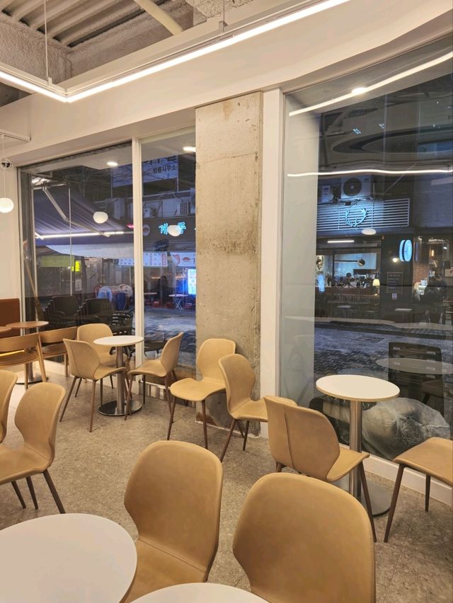 국내여행 대전 둔산동에 있는 작은 카페 둔산동 커피집