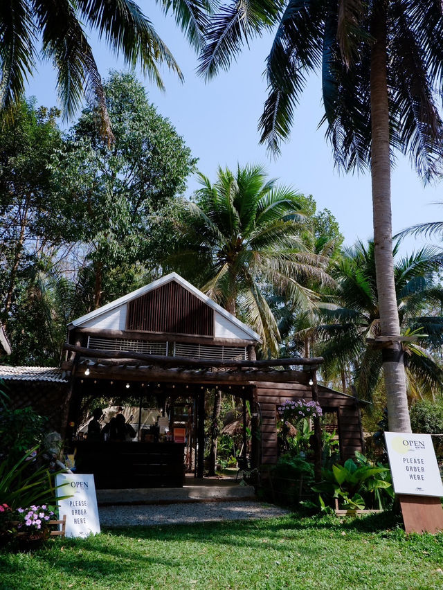 คาเฟ่ริมเขา บางพระ ศรีราชา 🍃🌳