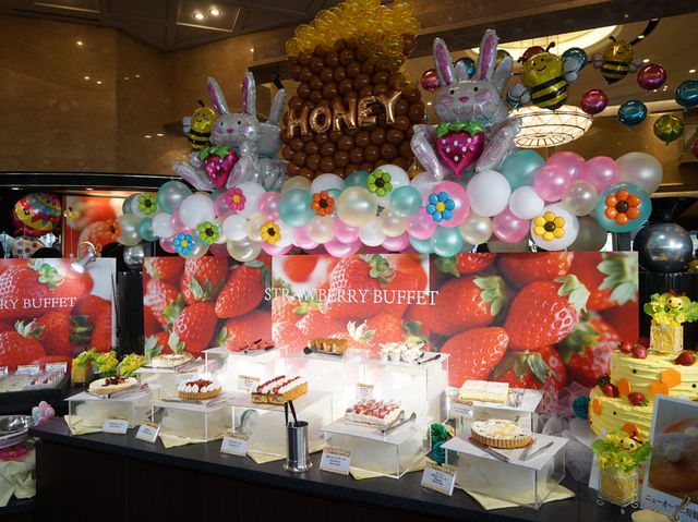 A Sweet and Savory Delight at The Lounge, Hotel New Otani Makuhari🍓