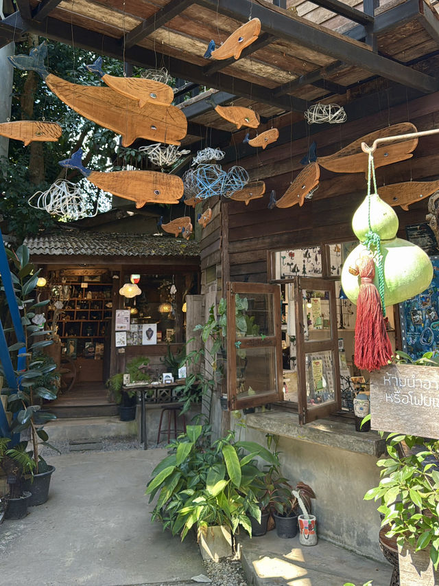 บ้านข้างวัด (Ban Kang Wat)
