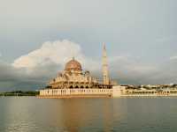 Magical Evening at Putrajaya Lake ✨🌊