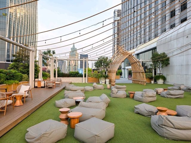 โรงแรมสุดชิคสีสันสดใส ใจกลางเมืองราชประสงค์ 