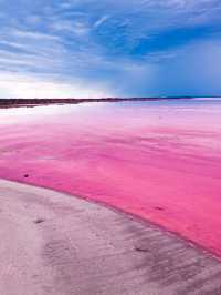The Pinnacles and Pink Lake: Western Australia’s Natural Wonders