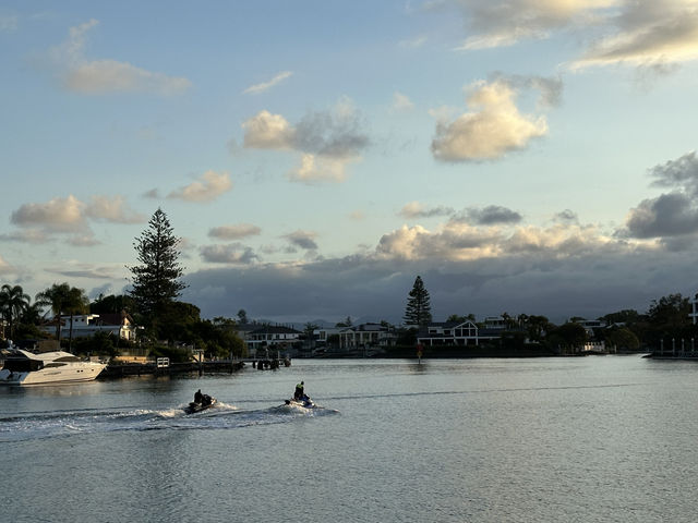 黃金海岸一日遊攻略：Tallebudgera Creek Beach、隱藏酒吧與在地美食