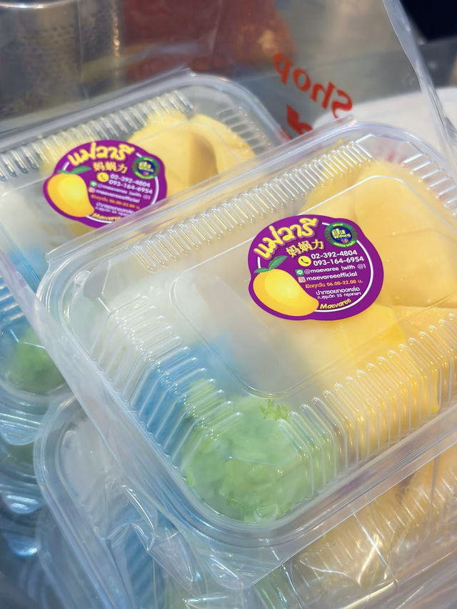 A Sweet Delight at Mae Varee, Thong Lor