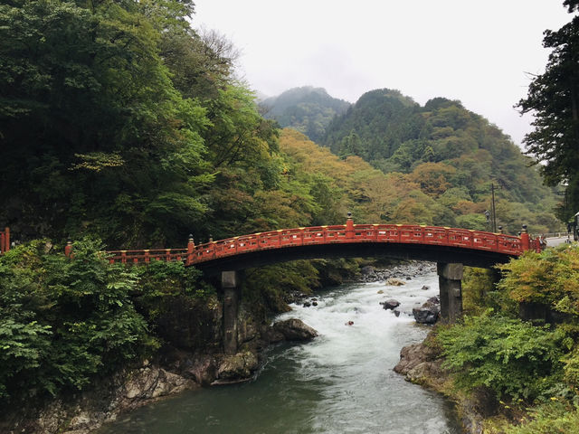 Shinkyo Bridge สะพานแดงสุดคลาสสิกแห่ง Nikko
