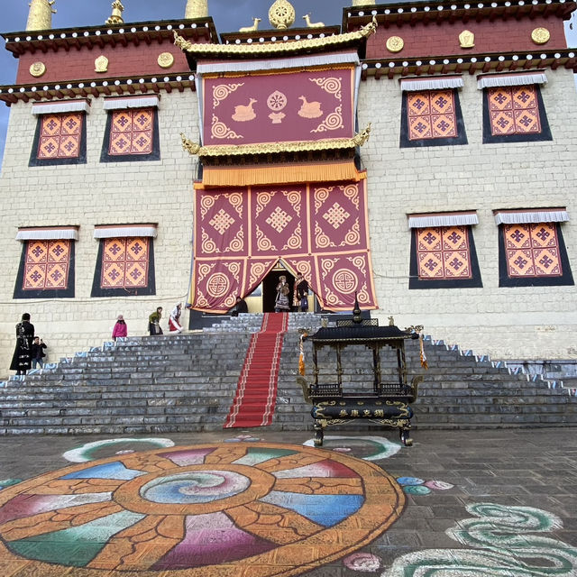 Ganden Sumtseling Monastery in Yunnan
