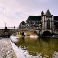 🏰 Ghent & Bruges: Medieval Magic, Waffle Cravings & a Bike Lane Meltdown 🚲