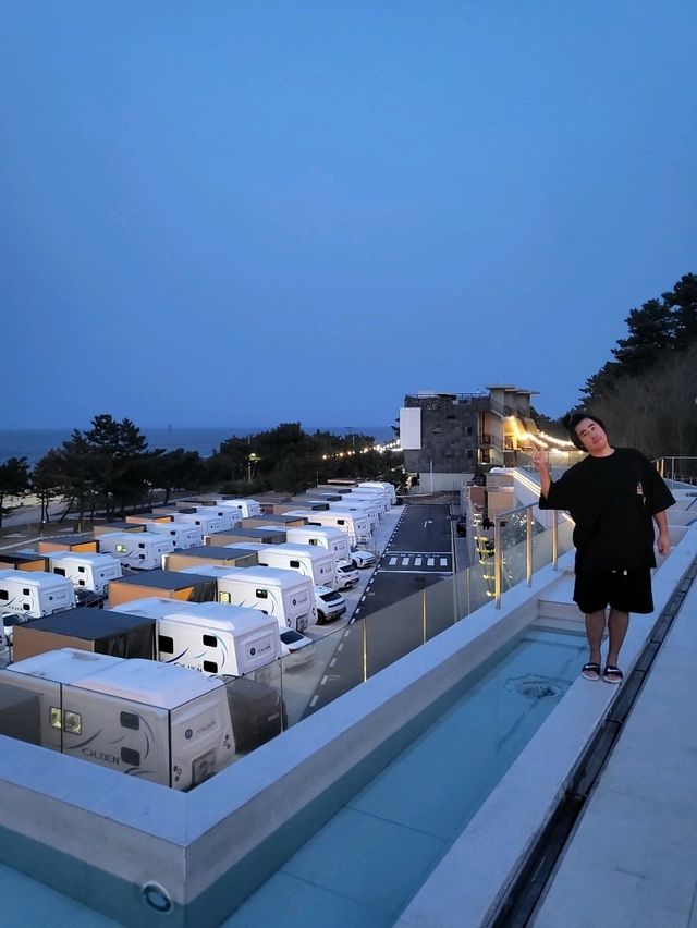 울진에서 즐기는 낭만가득한 프라이빗 카라반여행