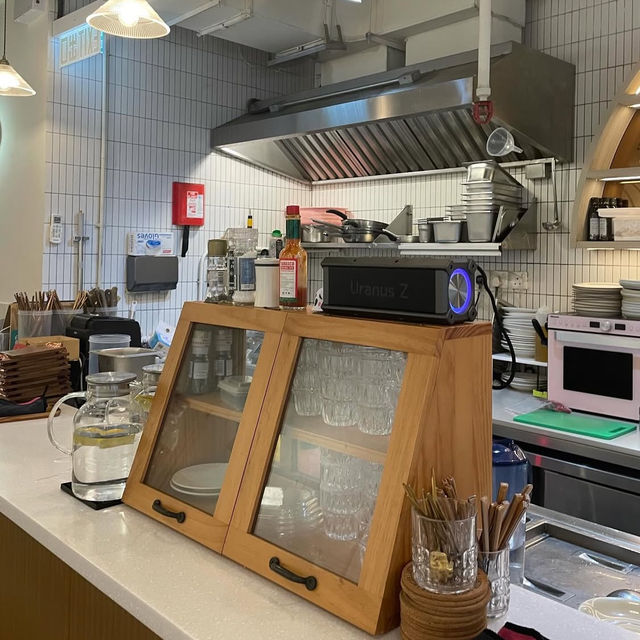 靚靚打卡cafe