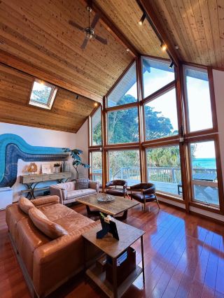 Ocean-view rental villa just 90 minutes from Tokyo