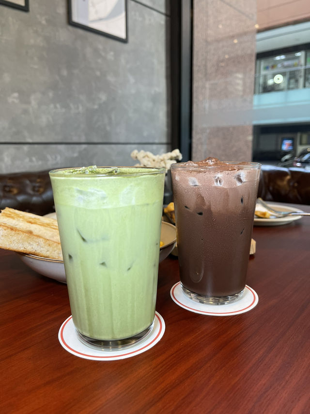 Sips Cafe Bar Cafe ย่านสาทร