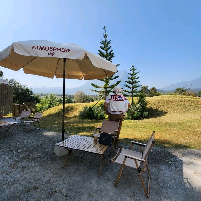 คาเฟ่สีขาว วิวดอยหลวงเชียงดาว : Atmosphere resort